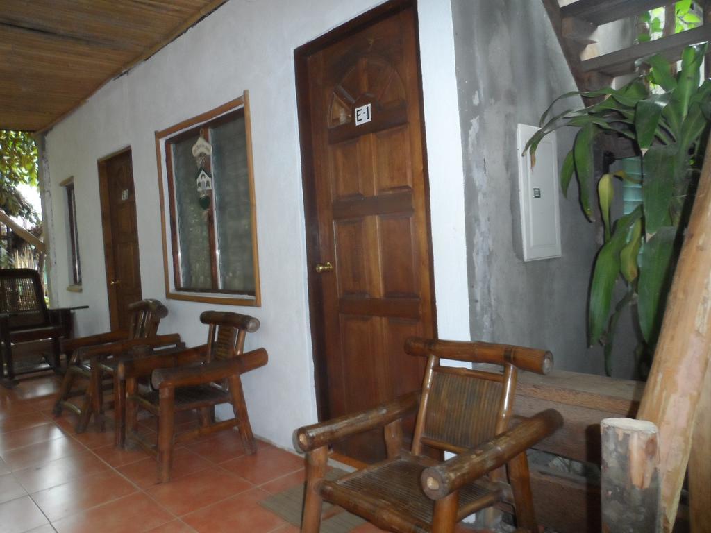 Victoria Guest House And Cottages Puerto Princesa Exterior foto