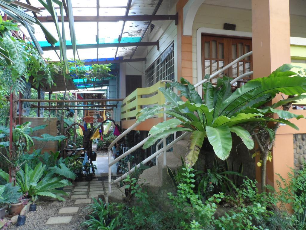 Victoria Guest House And Cottages Puerto Princesa Exterior foto